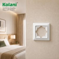 Cadre décoratif vierge Kolani norme UE 84x84mm 1 gang, encastrable, ignifuge, en polycarbonate, pour remplacement