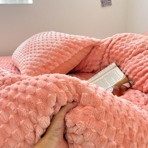 Juego <span class=keywords><strong>de</strong></span> cama <span class=keywords><strong>de</strong></span> invierno <span class=keywords><strong>de</strong></span> cuatro piezas <span class=keywords><strong>de</strong></span> terciopelo <span class=keywords><strong>de</strong></span> leche al por mayor, bonita funda <span class=keywords><strong>de</strong></span> edredón <span class=keywords><strong>de</strong></span> Reina gruesa, juegos <span class=keywords><strong>de</strong></span> sábanas <span class=keywords><strong>de</strong></span> terciopelo Coral <span class=keywords><strong>de</strong></span> invierno - Product Image 6