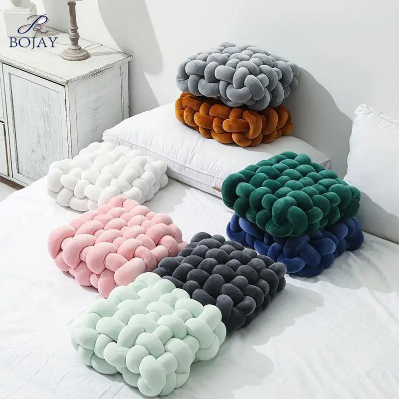 2022 New Wholesales Floor soft Pillow Cushion Custom Chunky Hand Knitted Throw Cushion Pillow