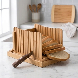 Tabla <span class=keywords><strong>de</strong></span> <span class=keywords><strong>cortar</strong></span> pan <span class=keywords><strong>de</strong></span> bambú ajustable con bandeja para migas, cortador <span class=keywords><strong>de</strong></span> pan manual plegable para <span class=keywords><strong>cocina</strong></span>, apto para uso alimentario, venta al por mayor - Product Image 1