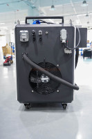 Machine de nettoyage au laser pulsé industriel 1000W, refroidissement par eau, laser à fibre, élimination de la rouille, de la peinture et de l'oxyde pour le métal