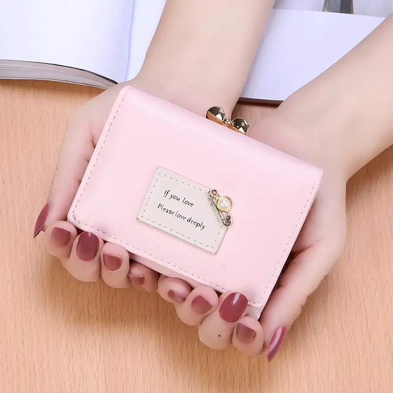 2023 Новый женский корейский бумажник простой и модный студенческий короткий кошелек Женский тройной складной кошелек для карт кошелек