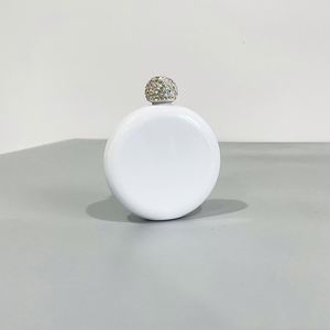 Flacon à liqueur rond unique de 5 oz vierge pour sublimation, idéal pour les cadeaux de mariage, les cadeaux pour hommes et les fêtes de Noël - Product Image 1