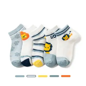 Schlussverkauf China feine solide Farbe Neugeborenensocken weiche Baumwolle Anti-Rutsch-Babysocken