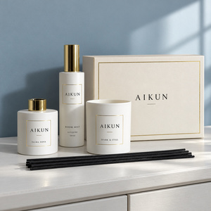 ชุดของขวัญกล่องครีมเนื้อแน่น Aikun พร้อมเทียนหอมแก้วสีขาว ก้านไม้หอมปรับอากาศ สเปรย์ปรับอากาศในห้อง  รับทำโลโก้ตามสั่ง OEM ODM สำหรับของขวัญทางธุรกิจ - Product Image 1