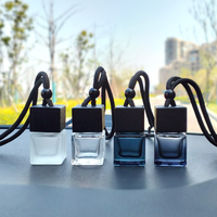 Vente en gros de flacons en verre vides de 8 ml pour diffuseur de voiture suspendu, pour l'emballage d'huiles essentielles, avec bouchon à vis en bois, flacon de parfum