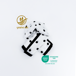 Écharpe en soie certifiée Oeko-Tex, écologique, délicate et aérée, pour des tenues de soirée élégantes et des occasions spéciales - Product Image 5