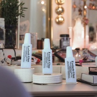 Colle à cils jetable en polyuréthane 2 ml, support OEM, bonne adhérence, utilisation d'urgence pour faux cils, emballage inclus