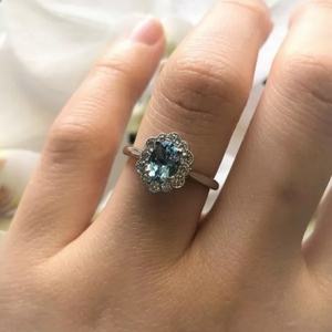 Anillo de Compromiso de Plata de Ley 925 con Topacio Azul de Corte Ovalado para Mujer, Gran Venta - Product Image 2