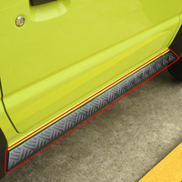 2 Pcs Protecteur de seuil de porte de voiture Anti-Scratch Carbon Fiber Color Auto Exterior Accessories For Suzuki Jimny JB64 JB74 2019
