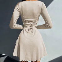 Fabrication sur mesure tenue pour femmes de haute qualité élégante à lacets manches longues mini vacances robe sexy décontractée en maille tricotée