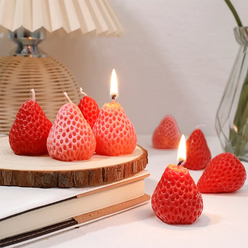 थोक घर सजावट प्यारा आकार स्ट्रॉबेरी सिलिकॉन सुगंधित मोमबत्ती