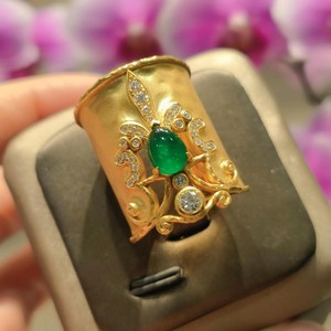 Schicker, eingelegter, breiter Ring mit grünem Zirkon für Männer und Frauen, sanfte Retro-Mode, hochwertige Mode - Product Image 1