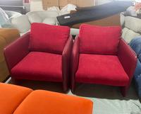 Canapé ou fauteuil de loisirs moderne minimaliste avec cadre en bois massif et revêtement en tissu doux pour salon, appartement ou hôtel