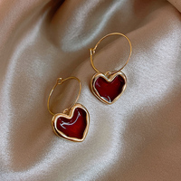 Boucles d'oreilles pendantes classiques en émail rouge avec grand pendentif cœur pour femme, cadeau d'anniversaire ou de Saint-Valentin