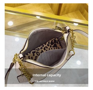 Borse da Donna di Lusso Firmate con Stampa a Motivo C, Borsa Classica in PU con Stampa Carrozza e Cavallo, Borsa Monogramma, Borsa a Tracolla - Product Image 6