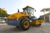 Prix de gros pour Compacteur routier diesel à tambour unique, Compacteurs hydrauliques Modèle XS143J 103 kW Jaune Économe en énergie