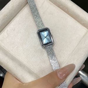 Reloj de Cuarzo con Correa Brillante y Esfera Color Champán - Product Image 1