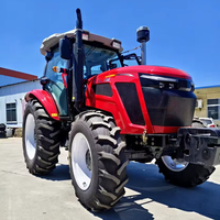 Langlebiger Diesel-Traktor Landwirtschaftlicher Traktor Mit Anbaugeräten 4WD-Traktor mit Frontlader Wesentliche Motor- und Pumpenkomponenten