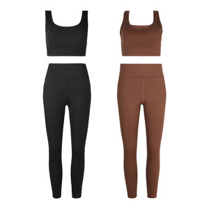 Ensemble de yoga deux pièces pour femme, col rond, taille haute, double couche, séchage rapide, respirant, avec coussinets de poitrine pour le fitness et le remodelage corporel - Product Image 1