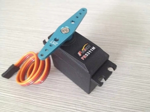 Servo Digital FEETECH FR5317M, Capacidad de 15 kg, Rotación Continua de 360 Grados, Alto Torque, Diseño <span class=keywords><strong>Vex</strong></span> Robotics, Metal y Plástico para Automóviles - Product Image 4