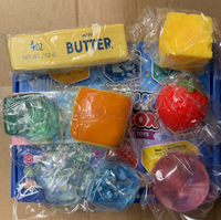 Ensemble de 8 jouets sensoriels Squishy de Noël avec boîte de rangement amusante – Pomme, Beurre, Fraise, Crème, Fromage – Anti-stress