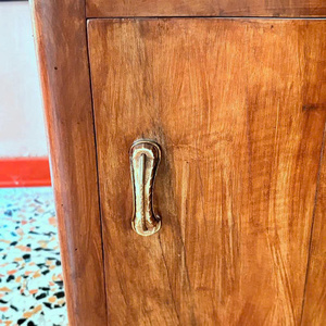 Mesitas de Noche de Madera Maciza Vintage, Mesitas de Noche Rústicas con Almacenamiento, Muebles de Dormitorio Antiguos, Diseño Curvo en la Parte Delantera, Patas Talladas - Product Image 3