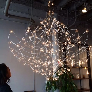 Lámpara de Araña LED Moderna de Lujo con Forma de Estrella y Flores Grandes, con Red de Alambre de Acero, para Escaleras y Sala de Estar - Product Image 3