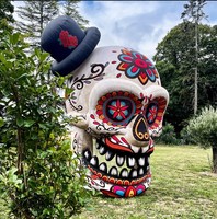 Calavera de Azúcar Inflable Gigante con Sombrero de Copa - Decoración de Jardín para el Día de los Muertos con Luces LED para Halloween