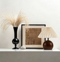 Lampe de table minimaliste à abat-jour plissé en tissu origami, base ronde en bois grainé, petite lampe de chevet en métal, décoration de chambre, veilleuse
