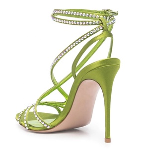 2022 estate Plus Size <span class=keywords><strong>sandali</strong></span> con <span class=keywords><strong>tacco</strong></span> alto cinturino con fibbia alla caviglia con cinturino in cristallo punta tonda scarpe fantasia in raso a spillo tacchi per le donne - Product Image 2