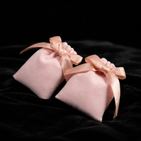 Pochette à bijoux carrée rose personnalisée en velours avec cordon de serrage, anti-poussière, pour rangement et emballage cadeau