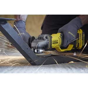 Amoladora Angular Inalámbrica de 18V con 3 Baterías de Iones de Litio 2x4.0Ah + 1x2.0Ah SFMCG400M2K-QW UTP0487/3 para Disco de Pulir FATMAX Italia - Product Image 6