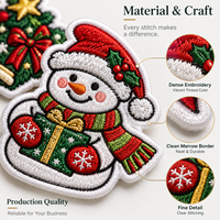 Écusson brodé OEM multicolore pour vêtements, motif couronne de Noël, avec bordure contrastante et nœud graphique, pour l'image de marque