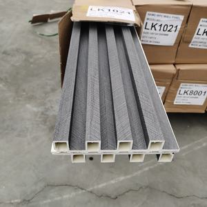 Fábrica de China que vende el panel de pared estriado WPC compuesto de madera del revestimiento caliente del tamaño 160*24mm 2900mm - Product Image 5