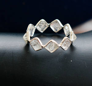 Bague éternité carrée en obsidienne noire rutilée avec métal argent sterling 925, style luxueux - Product Image 2