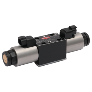 Электромагнитный четырехходовой клапан Vickers с катушкой Deutsch, 24 В постоянного тока, для CETOP3 NG6 DG4V-3M-2C-M-KUP5-H7-66, 350 бар, 80 л/мин - Product Image 2