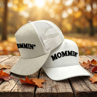 Gorra Trucker Unisex de Gamuza Premium al por Mayor con Logotipo Frontal Personalizado Bordado y Malla Trasera Ajustable para Verano
