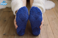 Chaussettes jetables d'hiver Jingwen OEM en polaire corail mignonnes, antibactériennes, style coréen, pour la famille, avec semelles antidérapantes