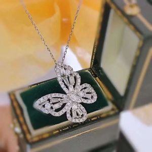 Xinfly Wholesale Fashion 18K Solid Gold Natural 0.68CT Butterfly Diamond <b>Necklace</b> for Women - Product Image 3