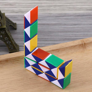 Mini <span class=keywords><strong>Cubo</strong></span> de <span class=keywords><strong>Rubik</strong></span> 2x2 de Múltiples Colores para Niños, Juguete Antiestrés con Cuerda - Product Image 2