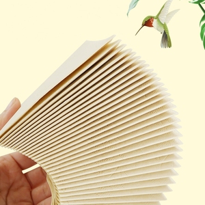 Serviettes de <span class=keywords><strong>table</strong></span> jetables en papier 3 plis, en pâte de bois vierge et de bambou, gaufrées motif floral, avec logo personnalisé, en boîte, taille sur mesure, vente en gros - Product Image 4