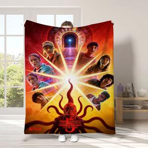 Funda Multifuncional de <span class=keywords><strong>Stranger</strong></span> <span class=keywords><strong>Things</strong></span> con Estampado Digital en Felpa - Product Image 5