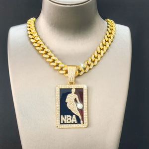 Nouveau Collier Pendentif Hip-Hop Tendance en Zircon avec Chaînes en Laiton Plaqué Or pour Hommes - Style Punk/<span class=keywords><strong>Rap</strong></span> (Vente en Gros Fabricant) - Product Image 1