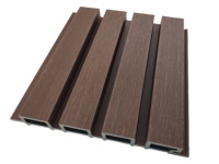 Panneau mural WPC extérieur imperméable en bois composite pour la décoration des murs extérieurs de villa