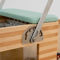 Ahorn/Rot-Eiche Holz Pilates Reformer Maschine Tragbar Verstellbar Multifunktional Studio-Nutzung Umweltfreundlich Langlebig Körper-Balance Yoga