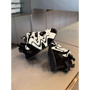 Vente en gros et au détail transfrontalière de nouvelles chaussures Forrest Gump, chaussures confortables pour papa, style populaire en ligne - Product Image 2