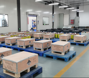 Pacchetto per il sistema di accumulo di energia solare Suntop batterie agli ioni di litio 51.2V 280ah 15KWH 16KWH 30KWH batteria - Product Image 6