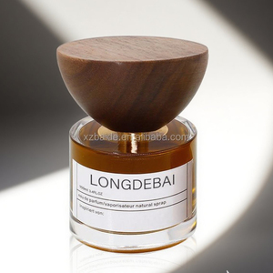 Nouvelle Arrivée Flacon de Parfum Vide Transparent avec Pompe à Pression Ronde 30ml 50ml 100ml en Verre avec Bouchon en Bois - Product Image 5