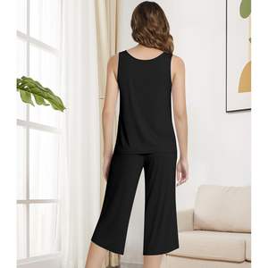 Conjunto de Pijama Personalizado para Mujer, Camiseta sin Mangas y Pantalones Capri, Ropa de Dormir Suave de Bambú y Viscosa, Conjunto Casual - Product Image 2